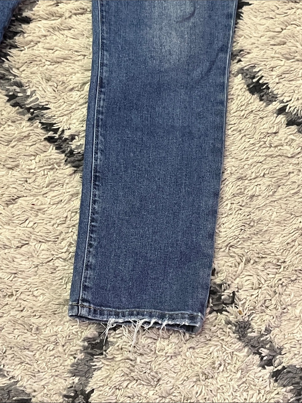 Joe’s Jeans High Rise Straight Ankle Jeans in Calabasas Wash (Size 29). - Picture 3 of 12